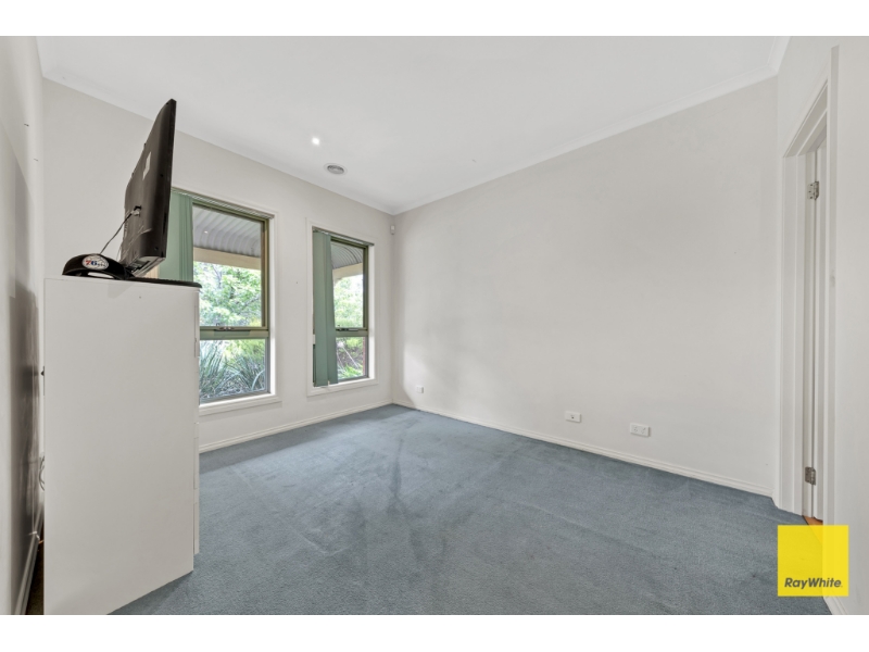 76 Shaftsbury Boulevard, POINT COOK House for rent Listed by Palak