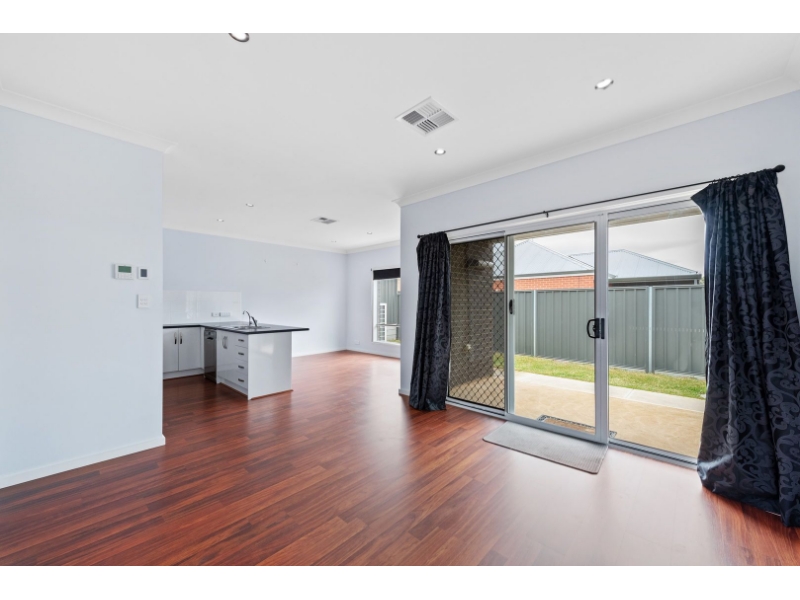 30 West Parkway, MOUNT BARKER House for rent Listed by Anna