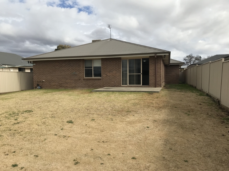 41 Nowland Crescent, TAMWORTH House for rent Listed by Wendy Skewes