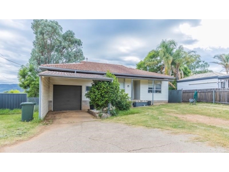73 Calala Lane, TAMWORTH House for rent Listed by Wendy Skewes of Ray