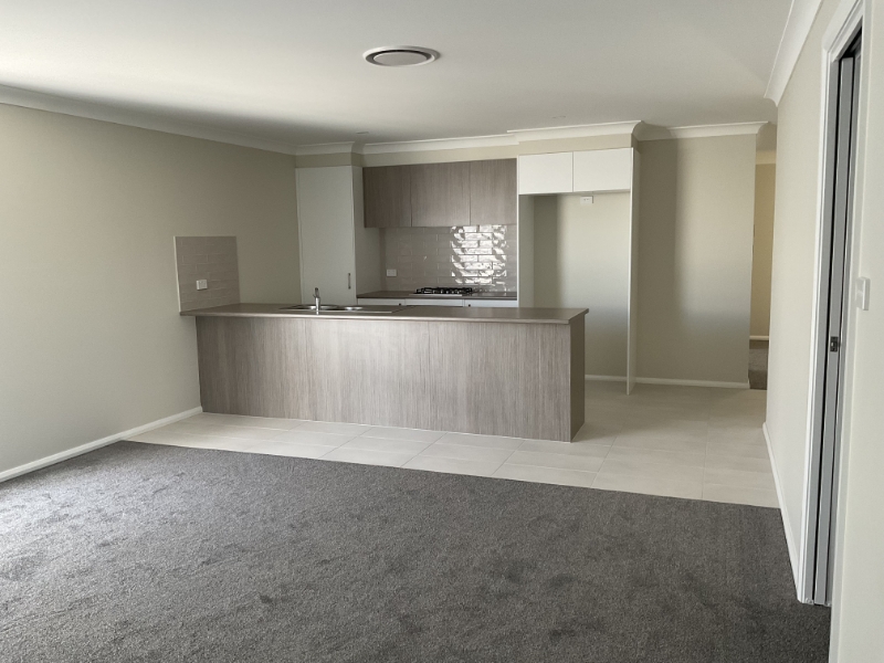 1 Broadway Drive, TAMWORTH House for rent Listed by Wendy Skewes of