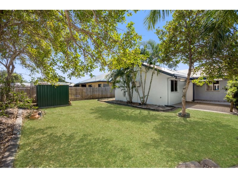 9 Waterford Grove, IDALIA House for rent Listed by of Ray White