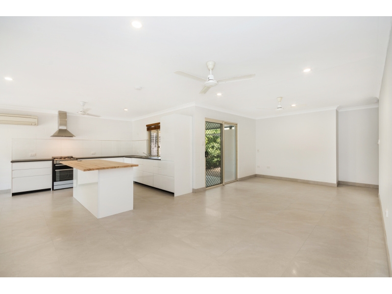 9 Waterford Grove, IDALIA House for rent Listed by of Ray White