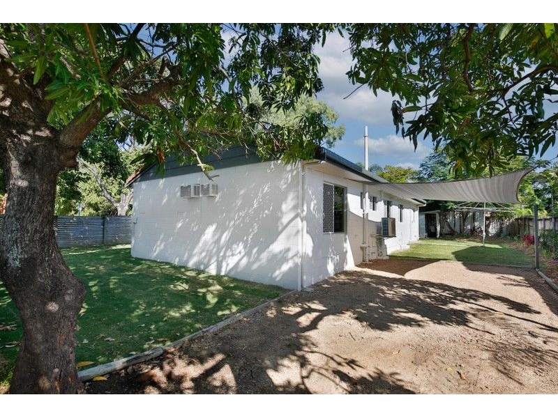 1 Lavarack Street, MOUNT LOUISA House for rent Listed by Jacquelyn