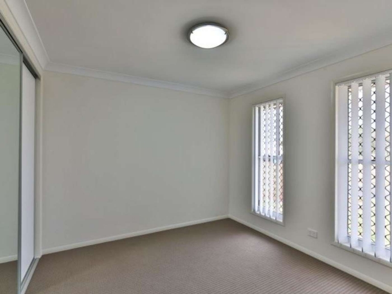 13B Whitefield Street, GLENVALE Townhouse for rent Listed by