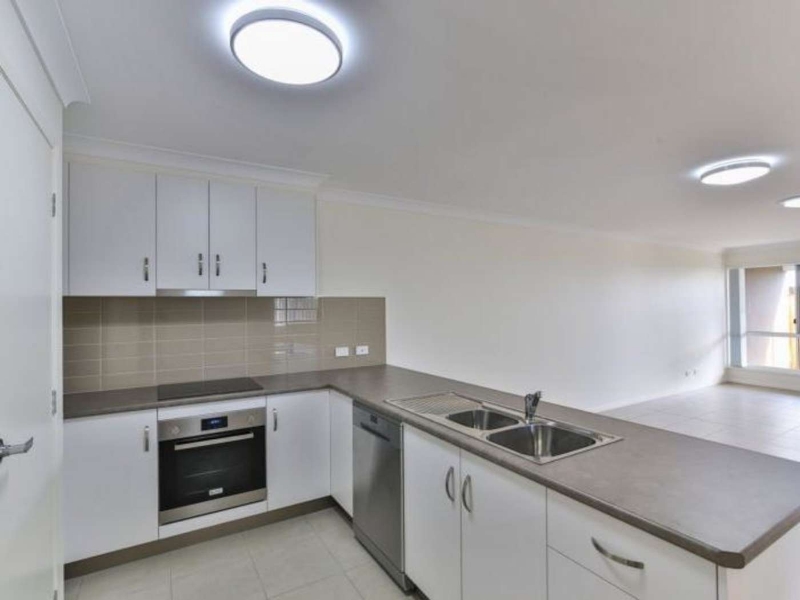 13B Whitefield Street, GLENVALE Townhouse for rent Listed by
