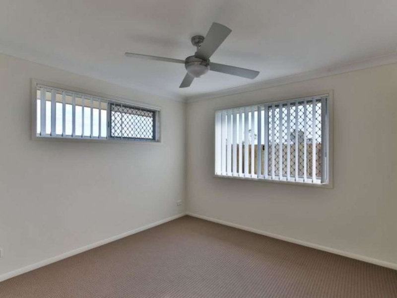 13B Whitefield Street, GLENVALE Townhouse for rent Listed by