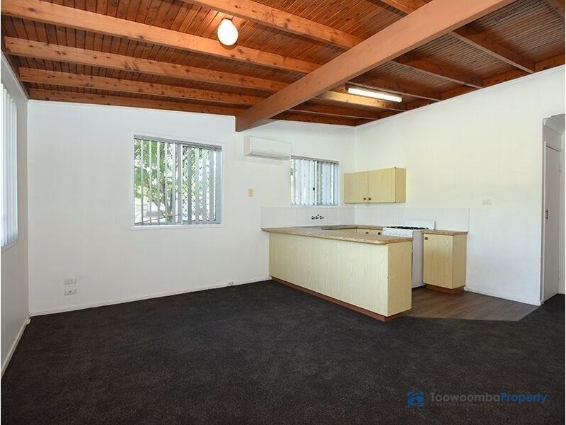 1/9 Wine Drive, WILSONTON HEIGHTS House for rent Listed by Toowoomba