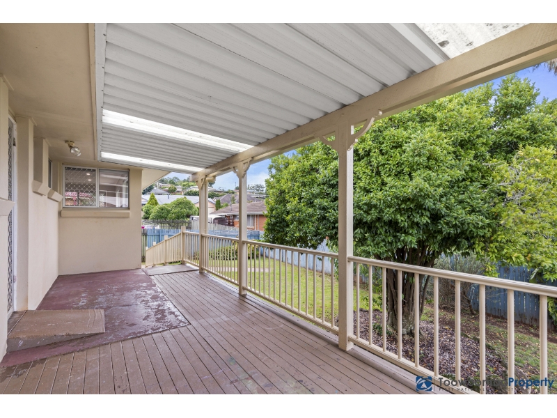 8 Blue Hills Drive, RANGEVILLE House for rent Listed by Toowoomba