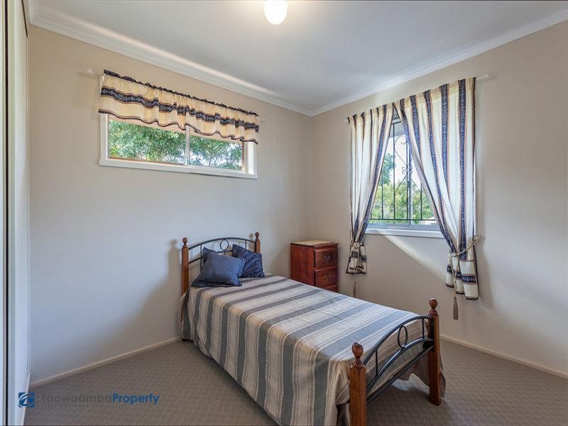 66 Hoey Street, KEARNEYS SPRING House for rent Listed by Toowoomba