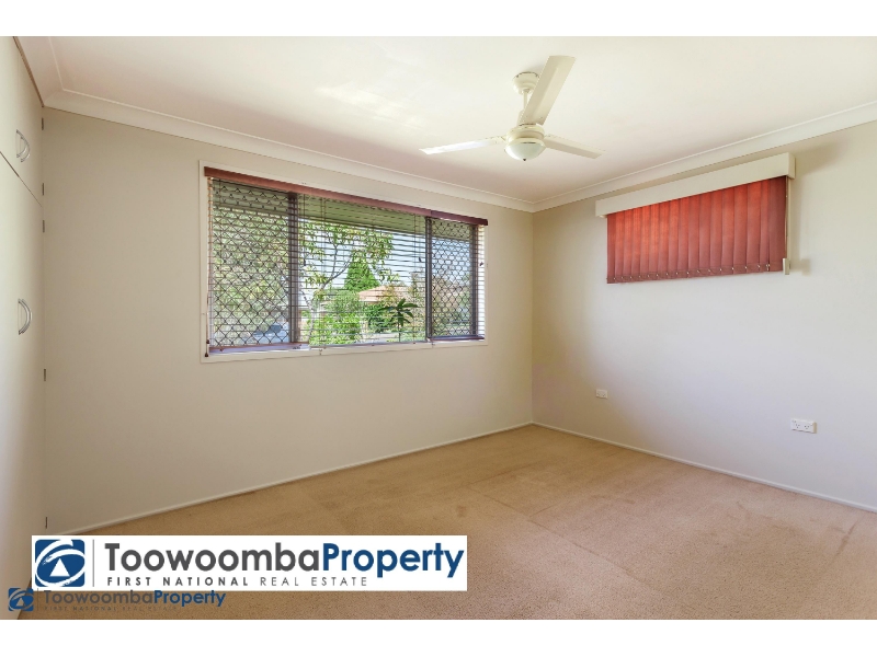 33 Knockator Crescent, CENTENARY HEIGHTS House for rent Listed by