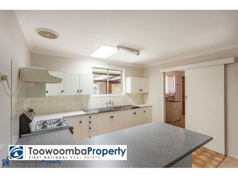 33 Knockator Crescent, CENTENARY HEIGHTS House for rent Listed by