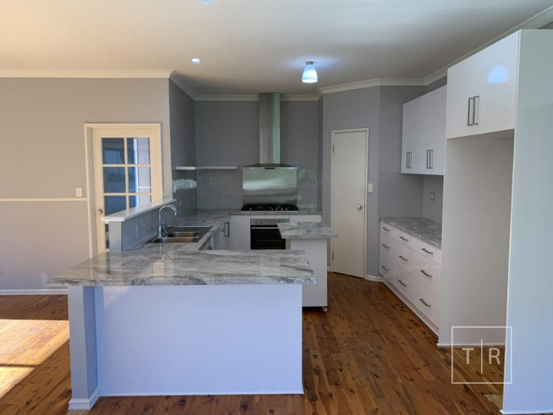 7 Ingleton Place, West Beach House for rent Listed by Chrissie