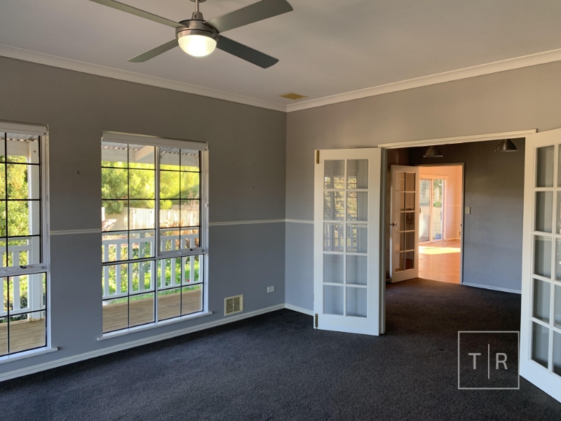 7 Ingleton Place, West Beach House for rent Listed by Chrissie