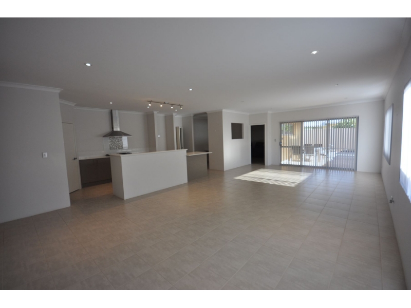 6 Anna Capel View, GEOGRAPHE House for rent Listed by Cindy Randell