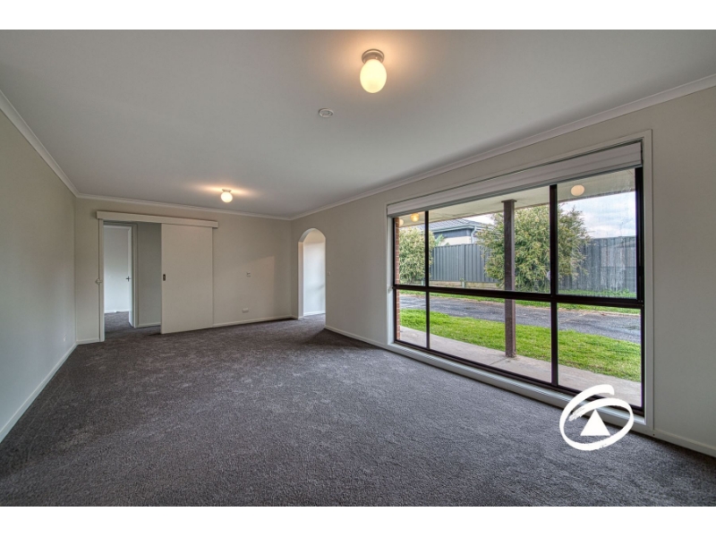 2/23 Main Street, PAKENHAM Apartment for rent Listed by Brittany Cox