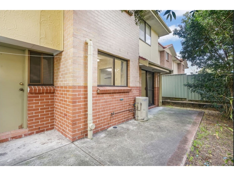 4/2935 Bringelly Road, KINGSWOOD Townhouse for rent Listed by