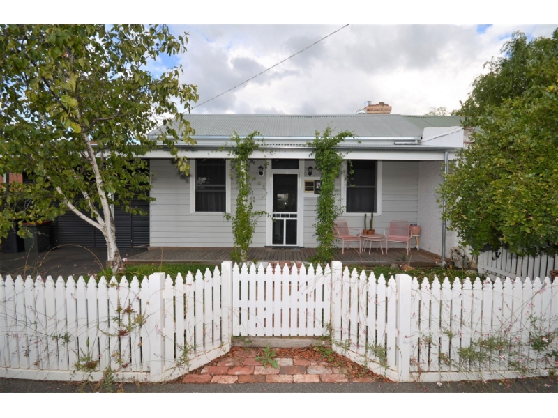 11 Creek Street South, BENDIGO House for rent Listed by Anthea