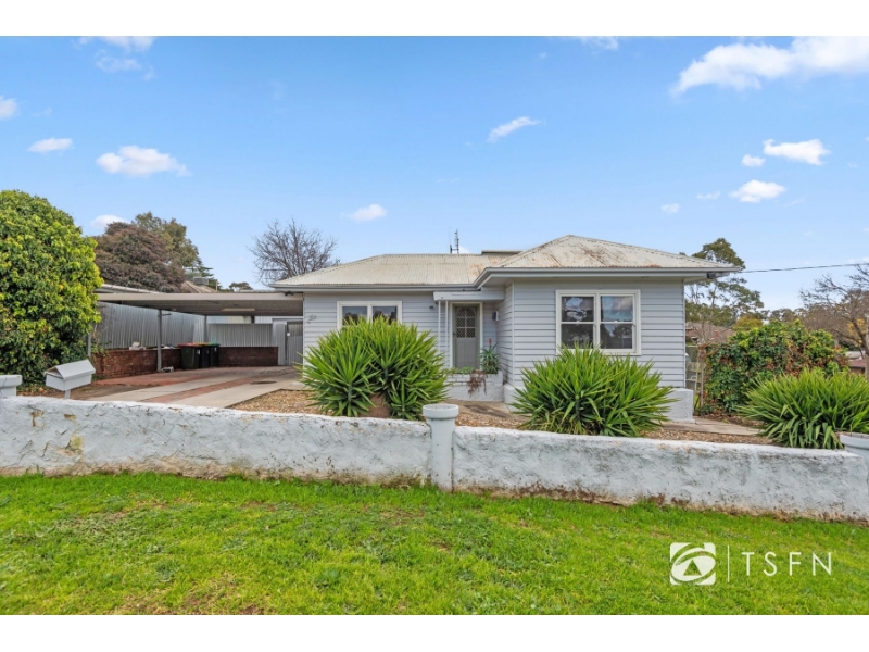 15 Thunder Street, NORTH BENDIGO House for rent Listed by Anthea