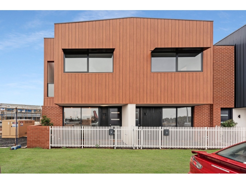 7 Piggott Street Officer VIC 3809 Townhouse for rent Listed by