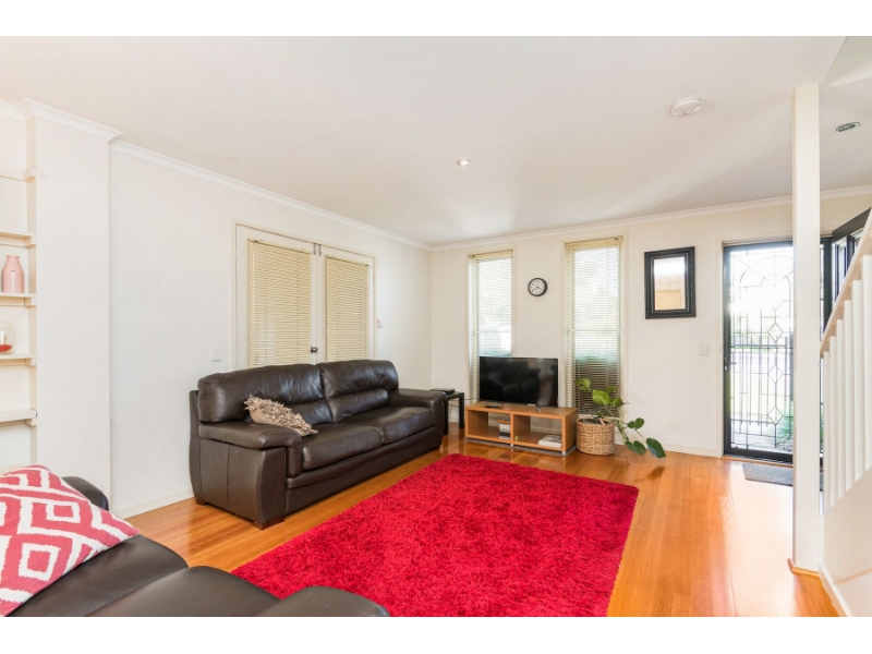 3A Denovan Street, EAST BENDIGO Townhouse for rent Listed by Gretel