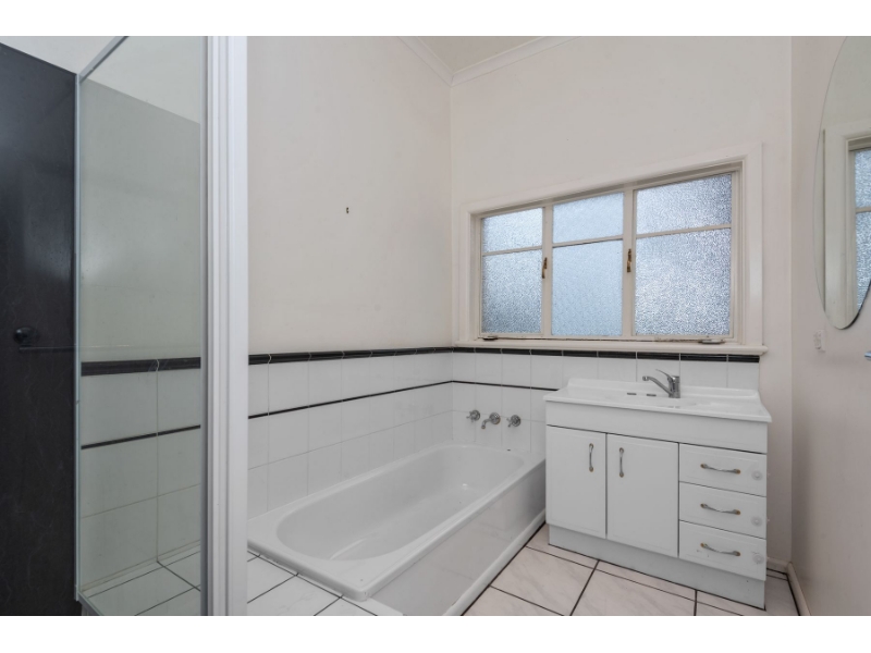 9 Bendigo Crescent, FLORA HILL House for rent Listed by Jodie Murray