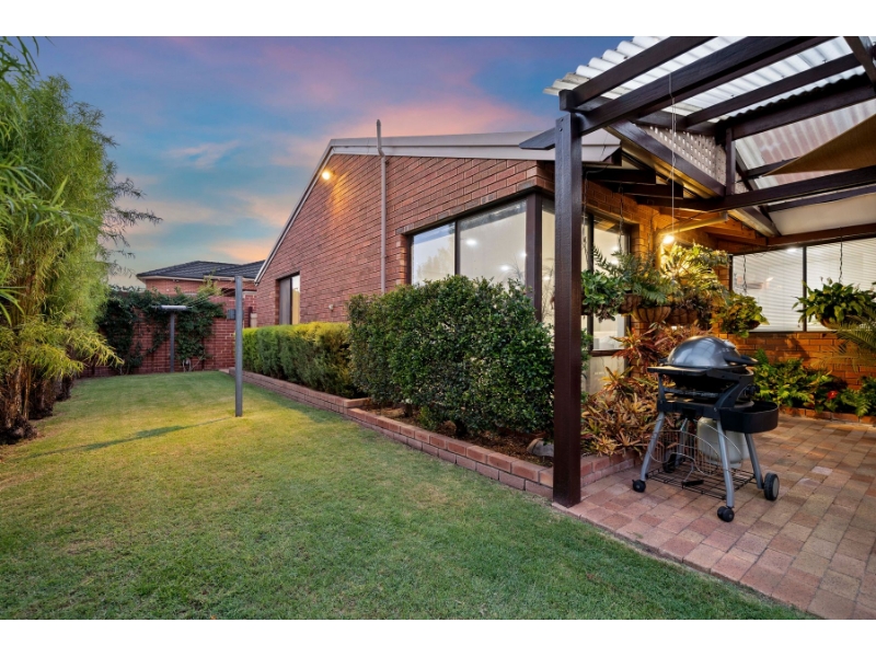 6 Bankend, DUNCRAIG House for rent Listed by Colleen Laverty of