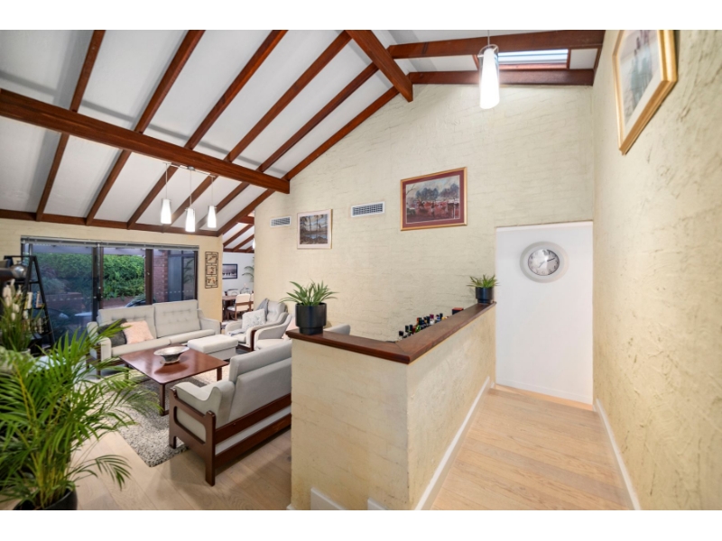 6 Bankend, DUNCRAIG House for rent Listed by Colleen Laverty of