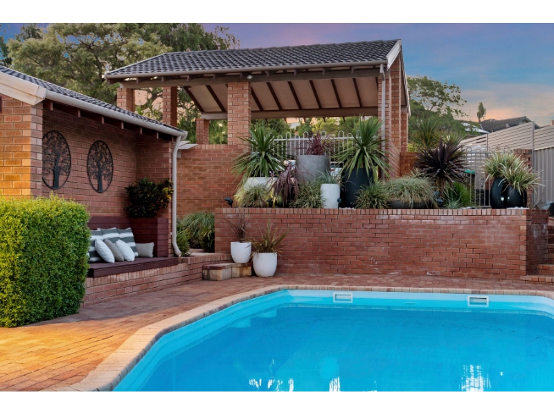 6 Bankend, DUNCRAIG House for rent Listed by Colleen Laverty of