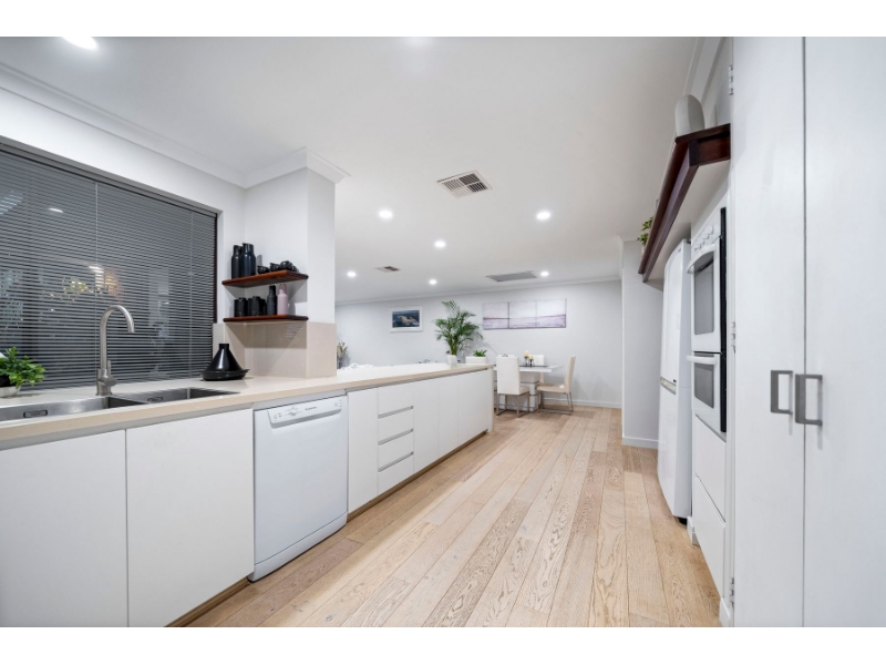 6 Bankend, DUNCRAIG House for rent Listed by Colleen Laverty of