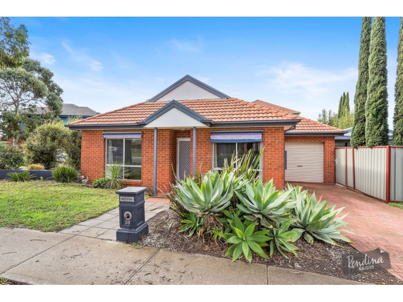 38 Gowanbrae Drive, GOWANBRAE House for rent Listed by Robin Salh of Rendina Real Estate