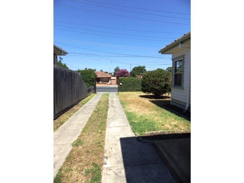 657 Moreland Road, PASCOE VALE SOUTH House for rent Listed by Robin