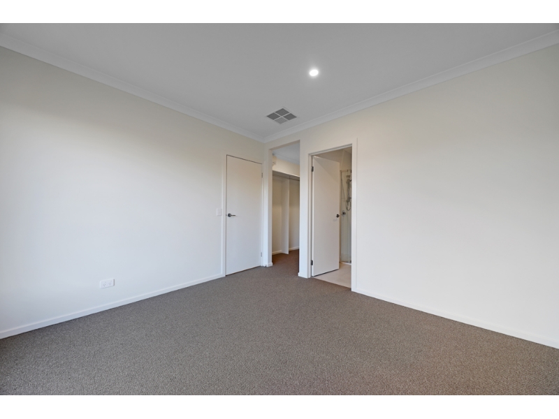 38 Belladonna Circuit, Wallan House for rent Listed by Lachlan