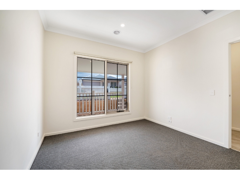 6 Mitiamo Street, Eynesbury House for rent Listed by Terry King of Leap Real Estate