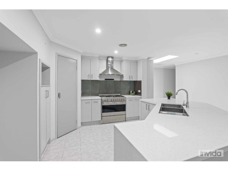 APPLY TODAY AND RECEIVE 1 WEEK FREE RENT! PRIVATE, LOCKABLE ENSUITE ROOM - WI - FI and UTILITIES INCLUDED IN RENT! image 6