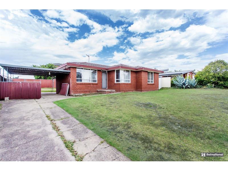 82 Barry Street Cambridge Park NSW 2747