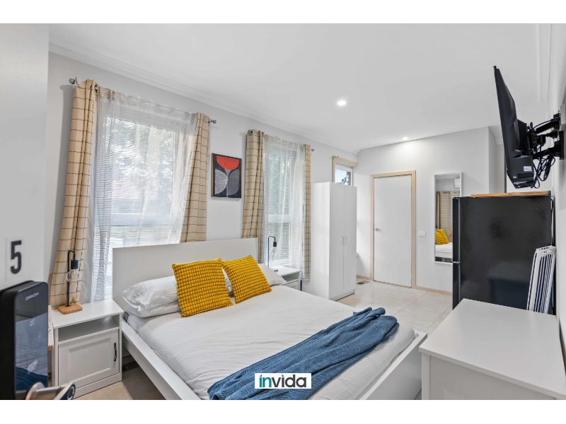 5/33 Tiffany Cres Roxburgh Park VIC 3064