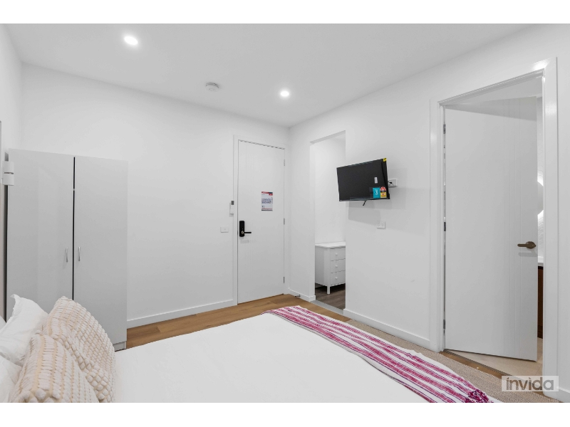 Multiple Rooms Available! Private Suite Style Rooms, Own Ensuite & Kitchenette. Power, Water & Internet Included! Move In Ready. thumbnail 10