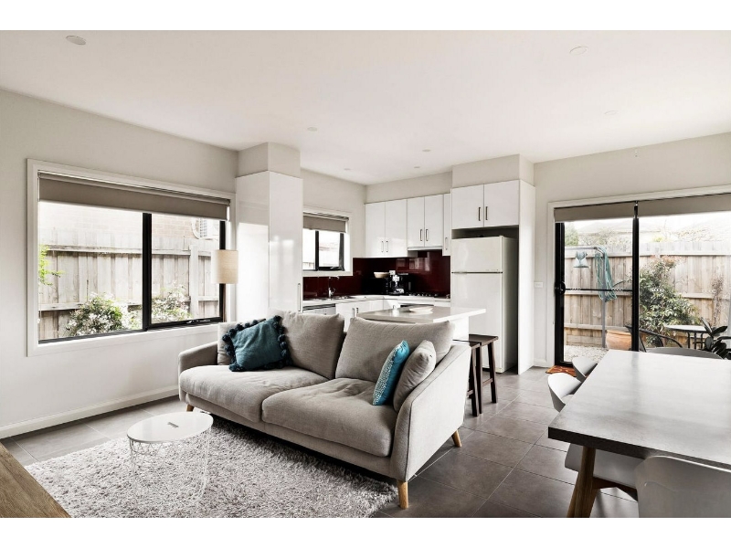 3/2 Mack Street RESERVOIR VIC 3073