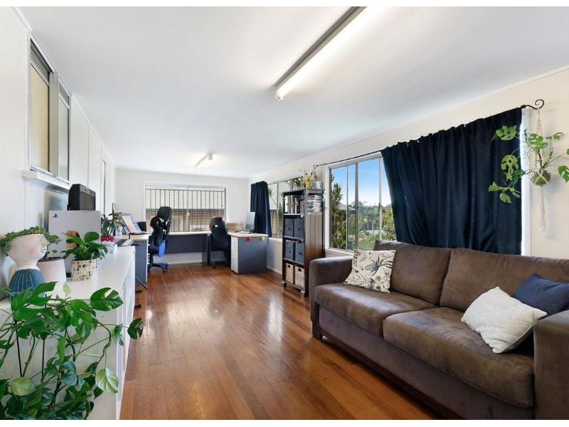 10 Fingal Street, Tarragindi House for rent Listed by Summer