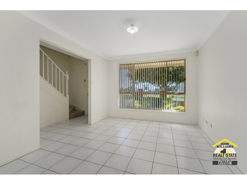 112 Alfred Road, Chipping Norton House for rent Listed by Rentals Department of &