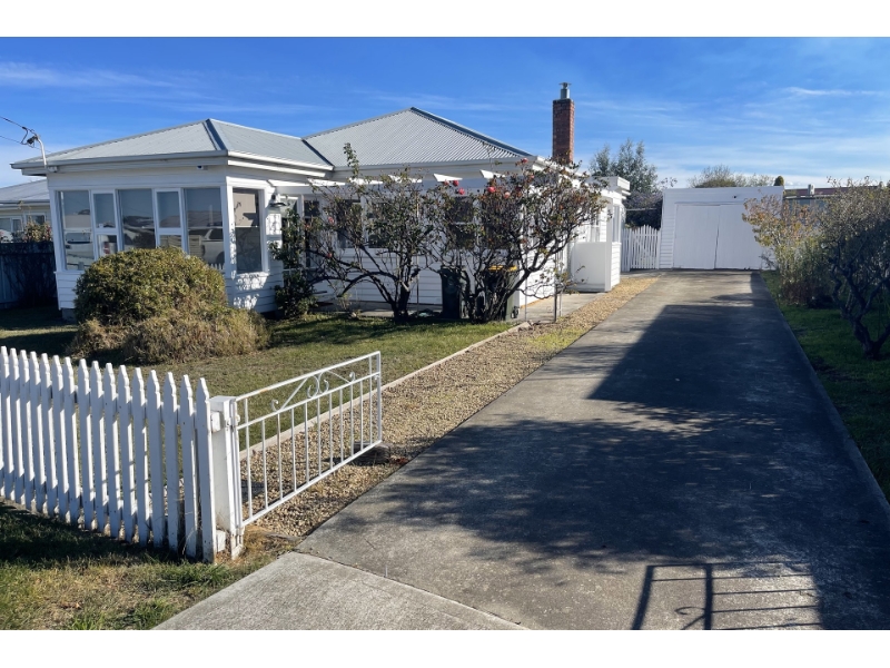 55 Main Road, Sorell House for rent Listed by Alison Parker of