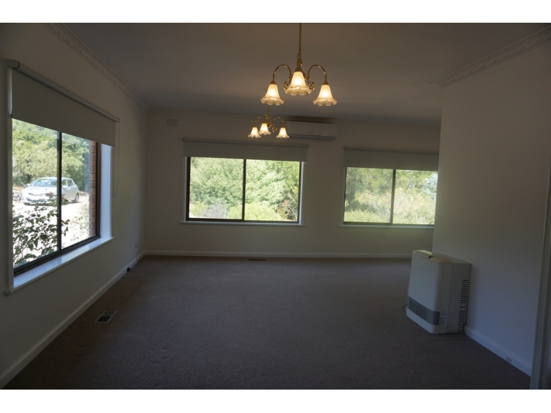 102 Howey Street, Gisborne House for rent Listed by Property