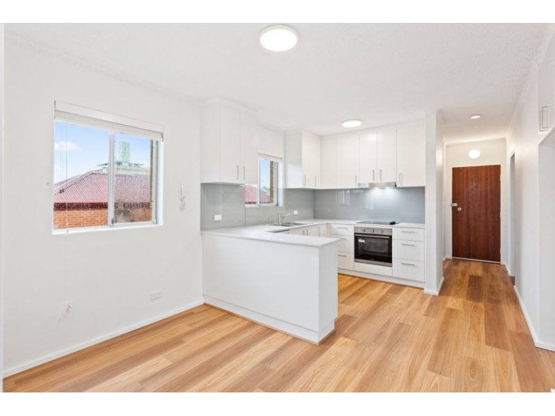 3/102 Roscoe Street, Bondi Beach Apartment for rent Listed by