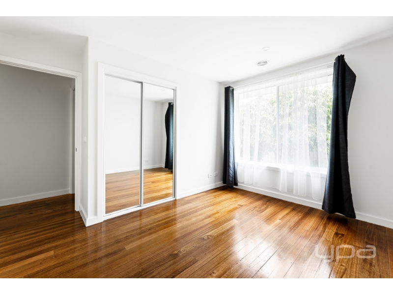 30 Goodwood Crescent, Gladstone Park House for rent Listed by Stella