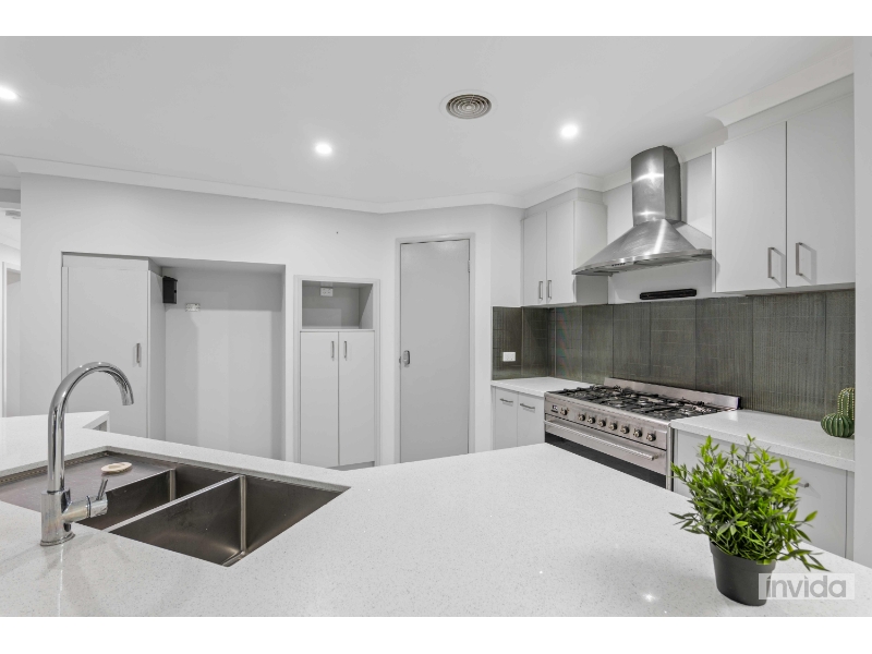 APPLY TODAY AND RECEIVE 1 WEEK FREE RENT! PRIVATE, LOCKABLE ENSUITE ROOM - WI - FI and UTILITIES INCLUDED IN RENT! image 5