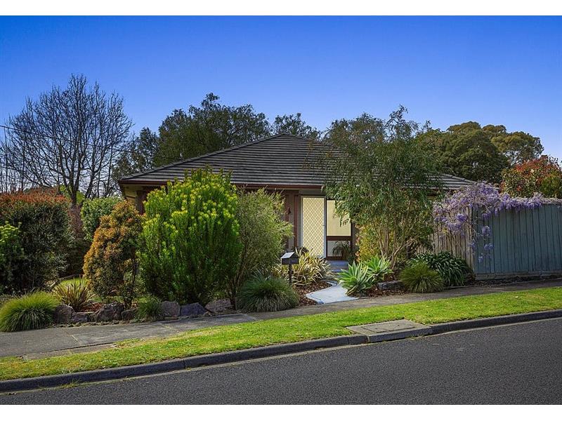 7 Charon Court Frankston VIC 3199