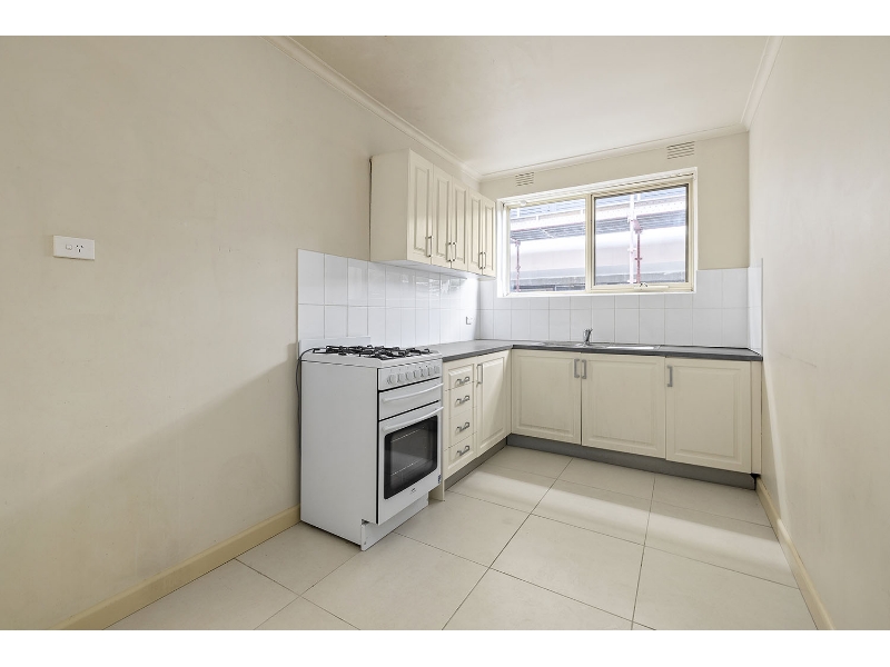 2/10 Albert Avenue, Springvale Apartment for rent Listed by Rental Dept Barry Plant Noble