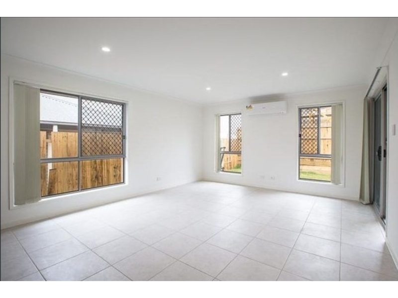 27 Greenstone Street, YARRABILBA House for rent Listed by Elena Toth