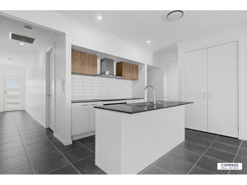 24 Edgeview Way, Flinders View, Flinders View - Thumbnail 3